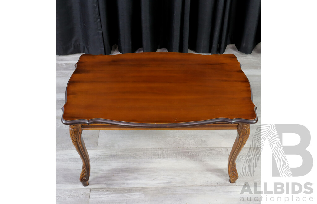 Mahogany Coffee Table with Cabriole Legs