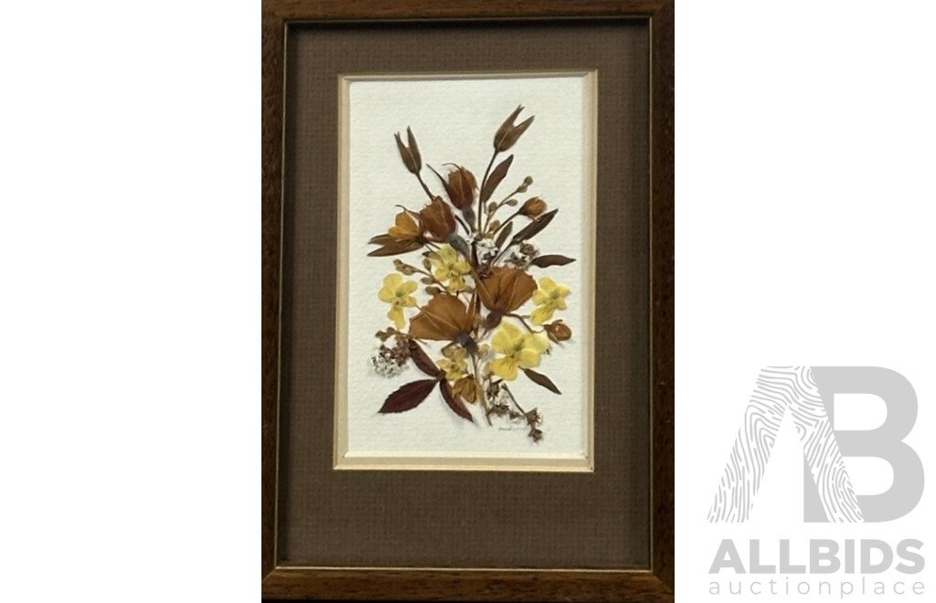 Collection of Five Framed Dried Flower Bouquets, 19 x 14 cm (slightly larger frame) (5)