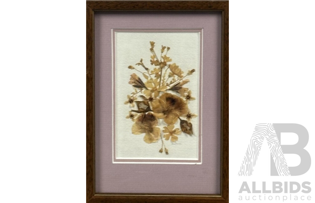 Collection of Five Framed Dried Flower Bouquets, 19 x 14 cm (slightly larger frame) (5)