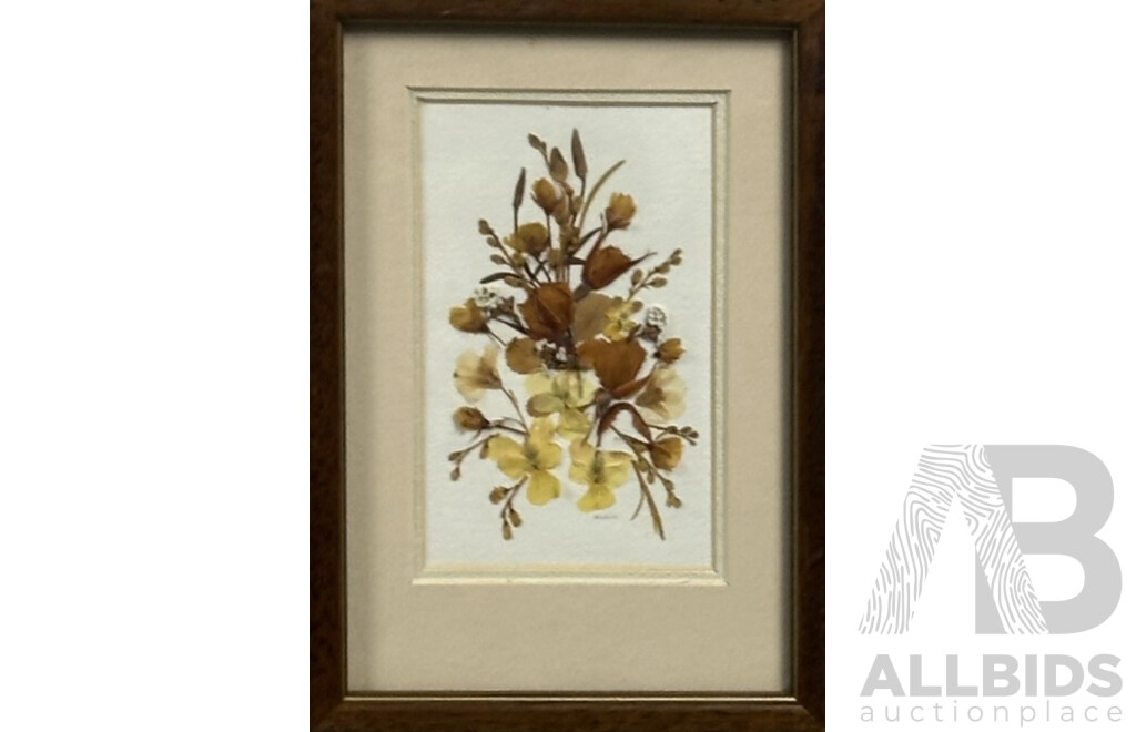 Collection of Five Framed Dried Flower Bouquets, 19 x 14 cm (slightly larger frame) (5)