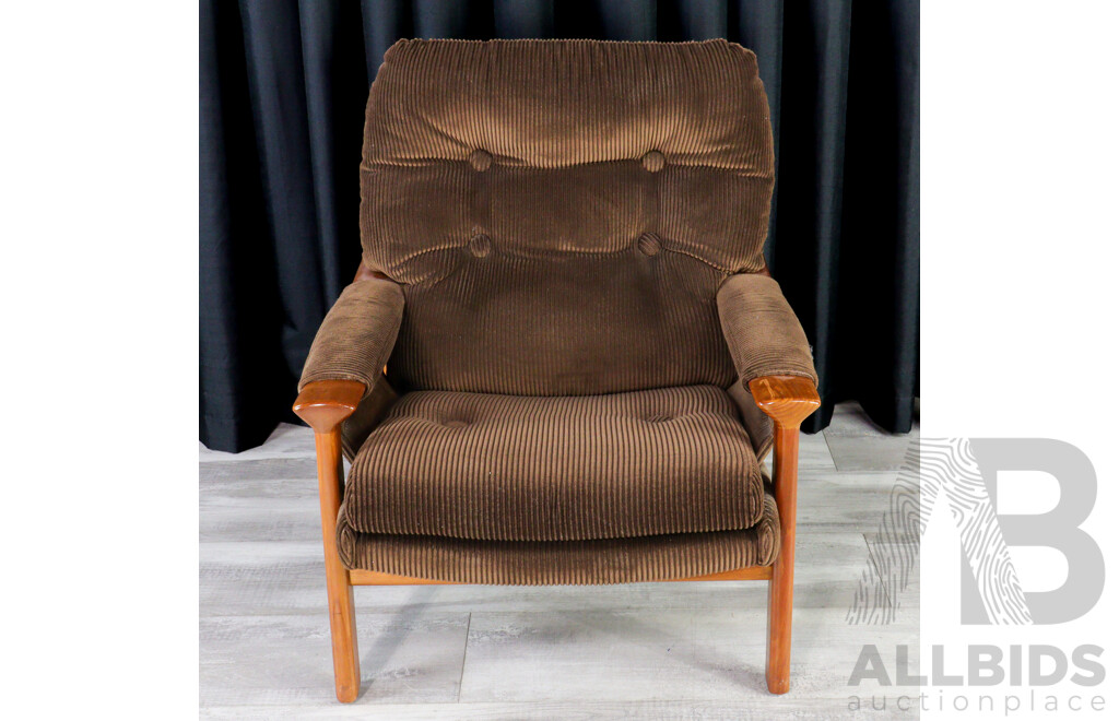 Tessa T1 Four Piece Lounge Suite by Fred Lowen
