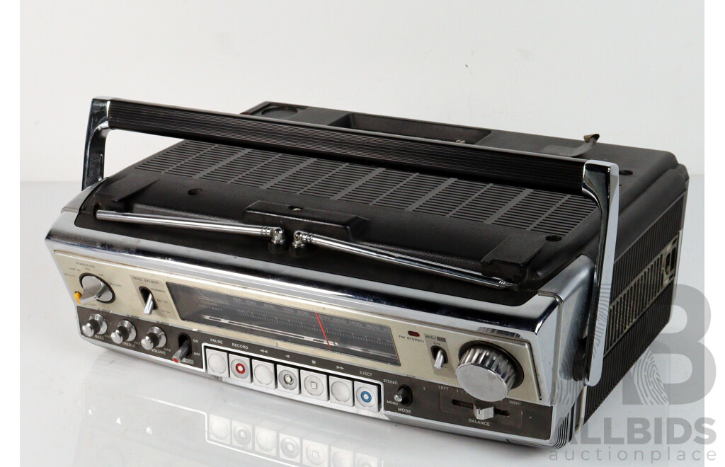 Retro Sony Portable FM AM Stereo CF580 Boombox with Cassette Recorder 