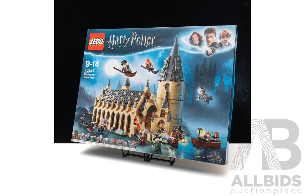 Vintage Retired Lego Set, Harry Potter, Hogwarts Great Hall, 75954, Sealed New in Box