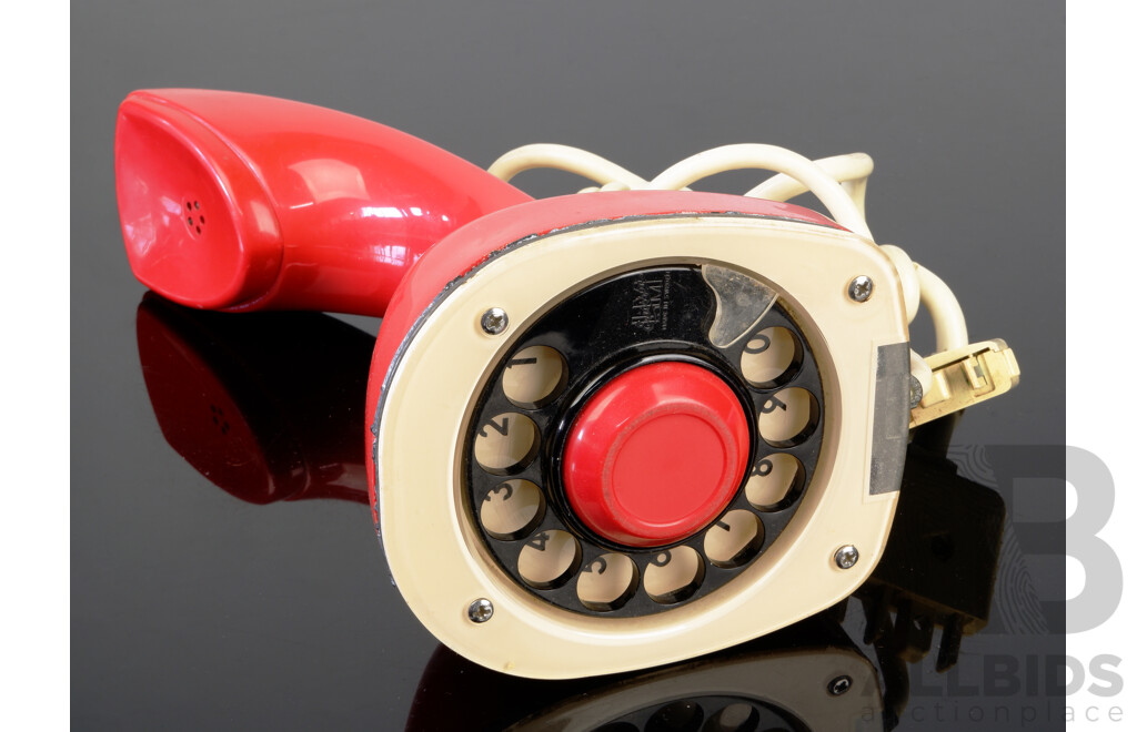 Fantastic Retro Ericsson Sweden Cherry Red Cobra Phone