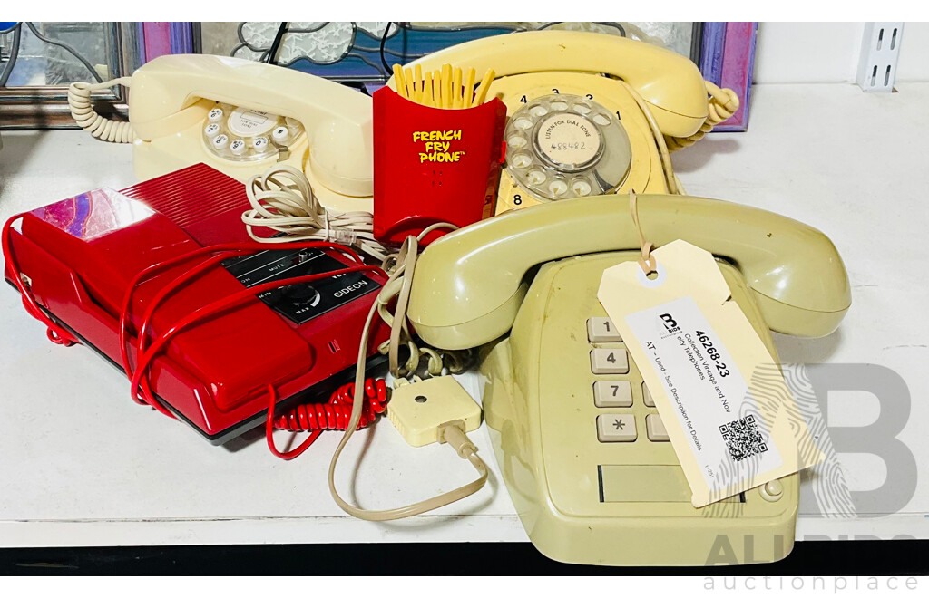 Collection Vintage and Novelty Telephones