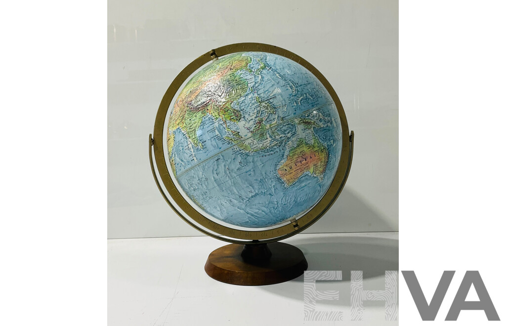 Vintage Readers Digest Great World Globe
