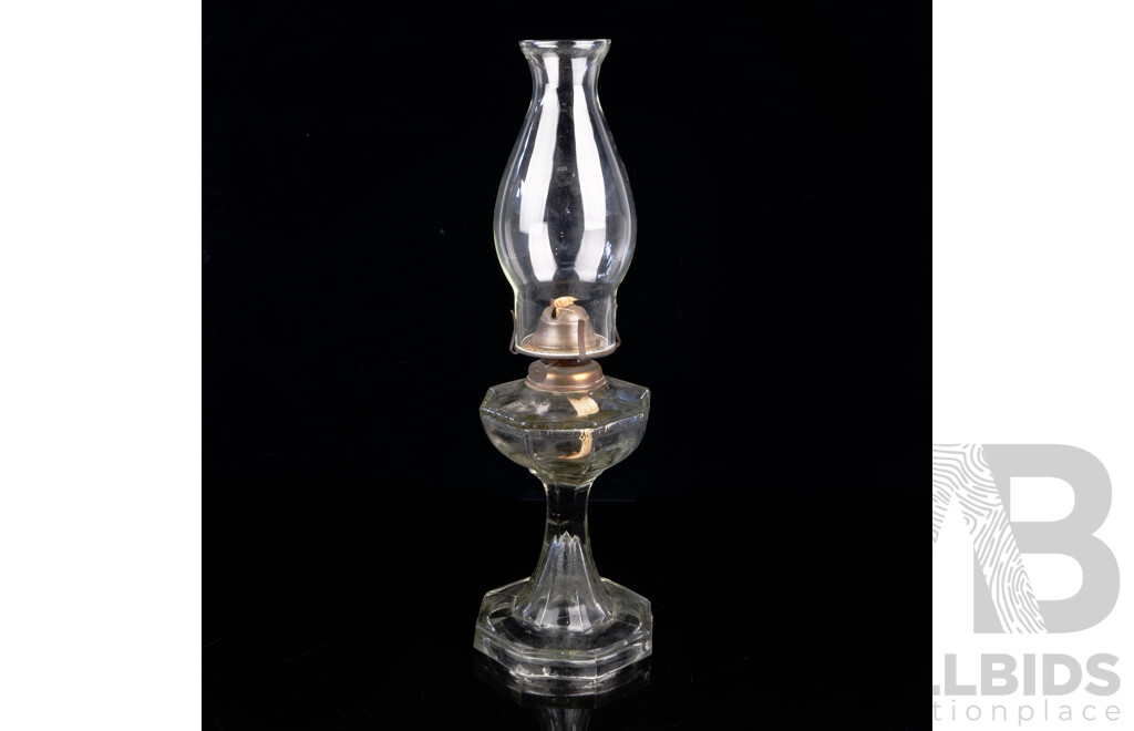 Antique Crown Crystal Oil Lamp with Glass Chimney