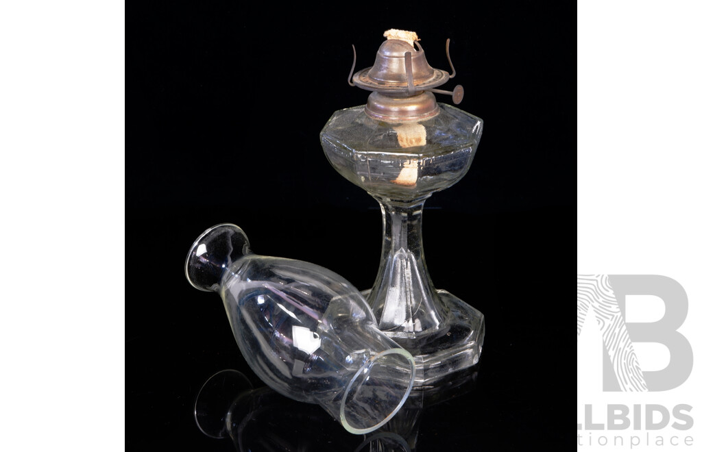 Antique Crown Crystal Oil Lamp with Glass Chimney