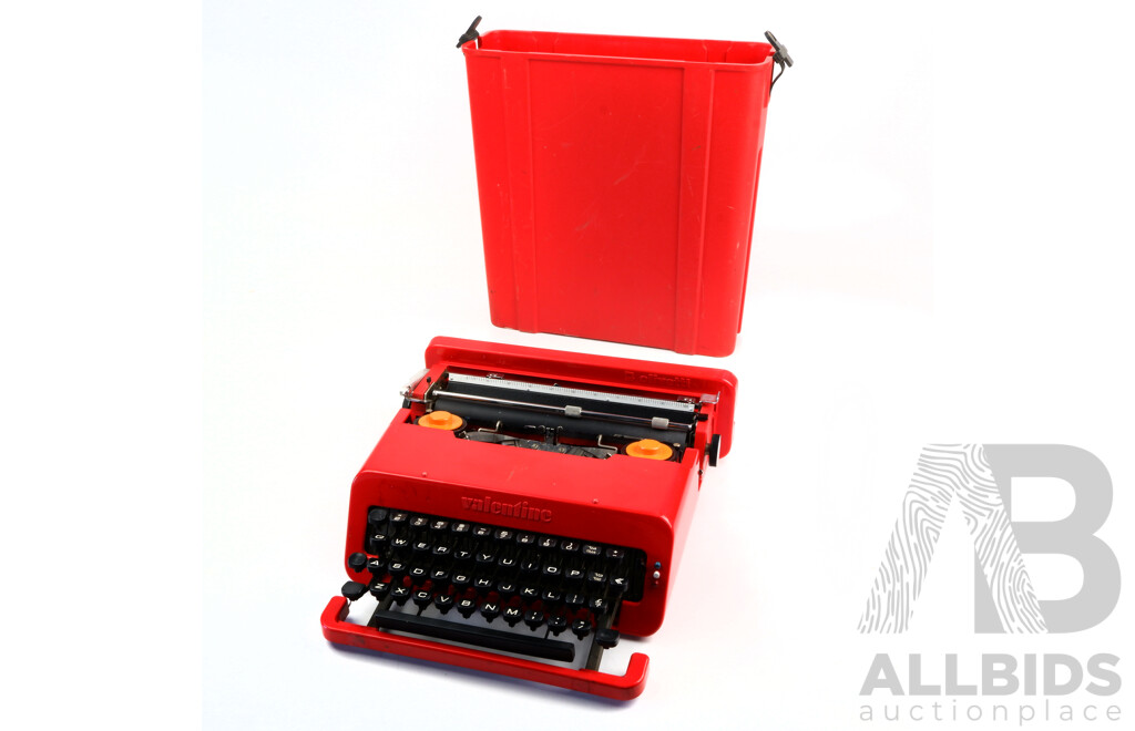 Retro Olivetti Valentine S Cherry Red Typewriter with Original Case, Designed by Ettore Sottsass and Perry King, Circa 1960s