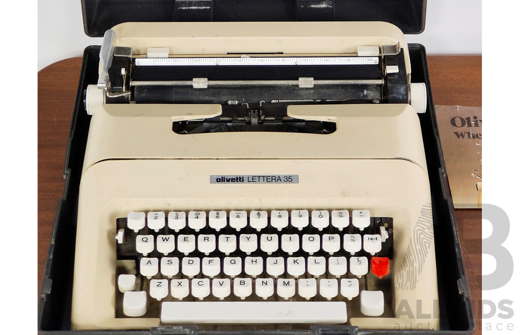 Vintage Olivetti Lettera 35 Typewriter