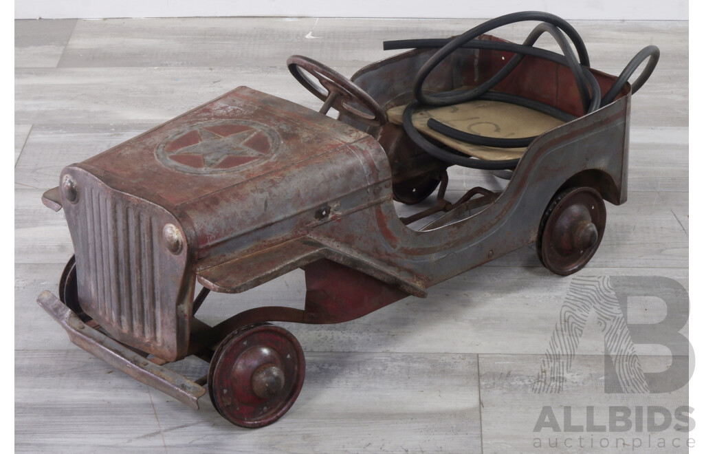 Vintage American Tin Texaco Peddle Car