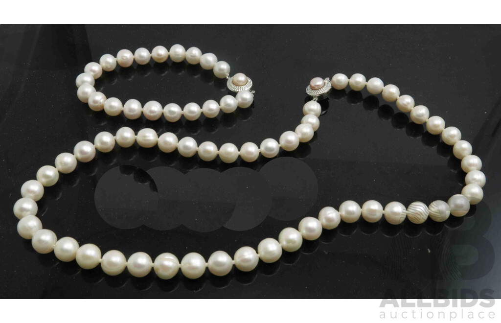 Matched Set of Pearl Necklace and Bracelet
