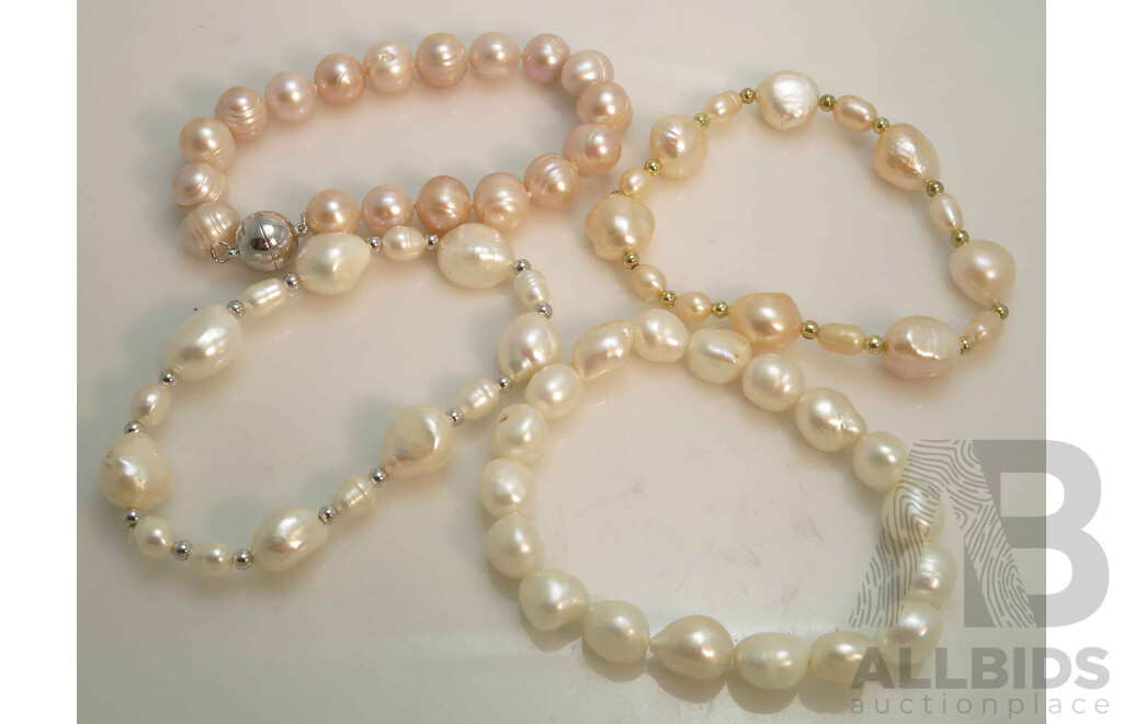 Suite of 4 Freshwater Pearl Bracelets