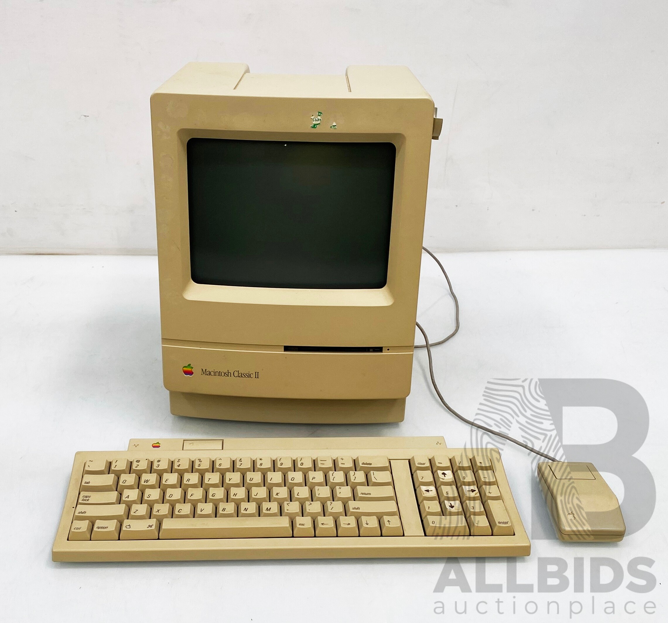 Apple (M4150) Macintosh Classic - Lot 1546169 | ALLBIDS