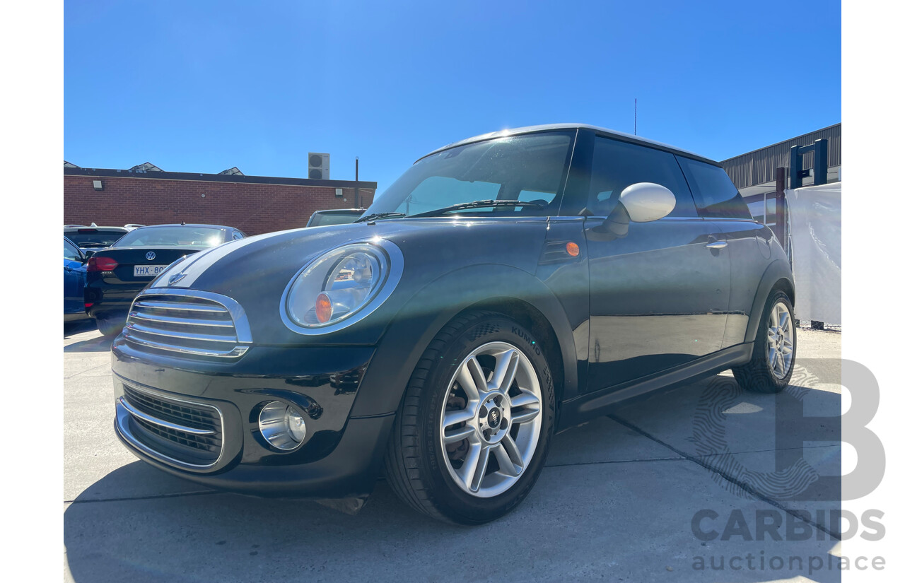 05/11 Mini Cooper CHILLI FWD R56 MY11 2D Hatchback Black / White 1.6L