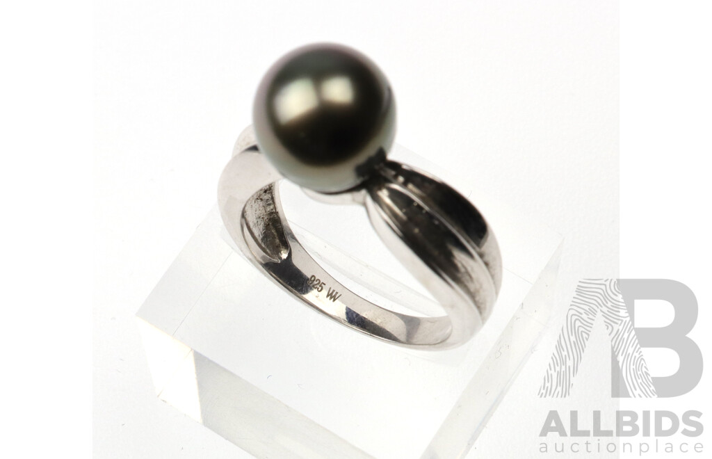 Sterling Silver Tahitian Pearl Ring, Size P, 6.12 Grams