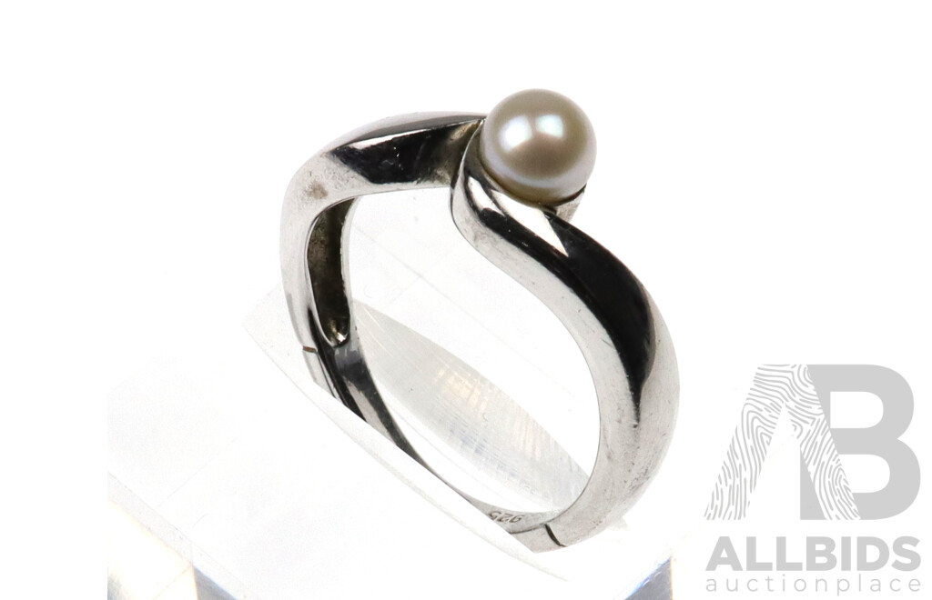 Sterling Silver  Pearl Freshwater Cultured Pearl Ring, Size N, 3.55 Grams