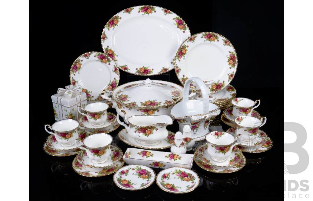 Royal Albert Porcelain 41 Piece Dinner Service in Old Country Roses Pattern