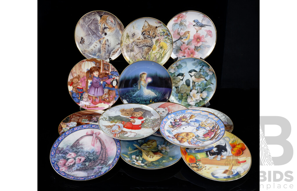 Large Collection Franklin Mint and Other Collectors Display Plates Including Kittens, Teddy Bears, Puppies and More