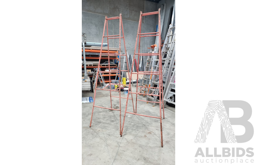 Pair of 2.7m Trestle Ladders with 6 X Work Platforms