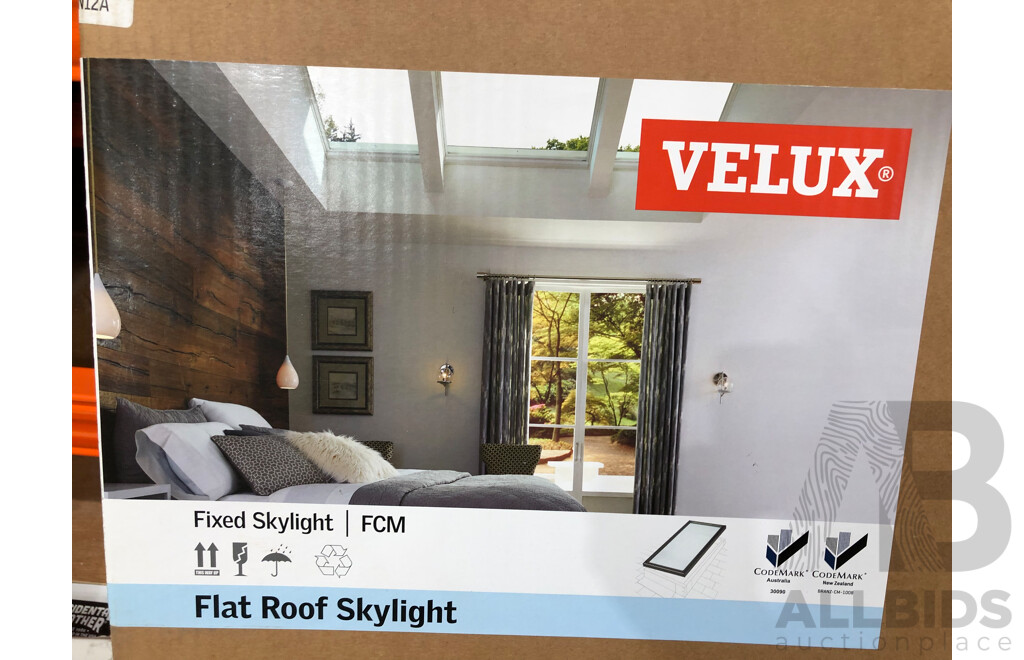 Velux Fixed Skylight Flat Roof 0-60DEG 870mm X 870mm