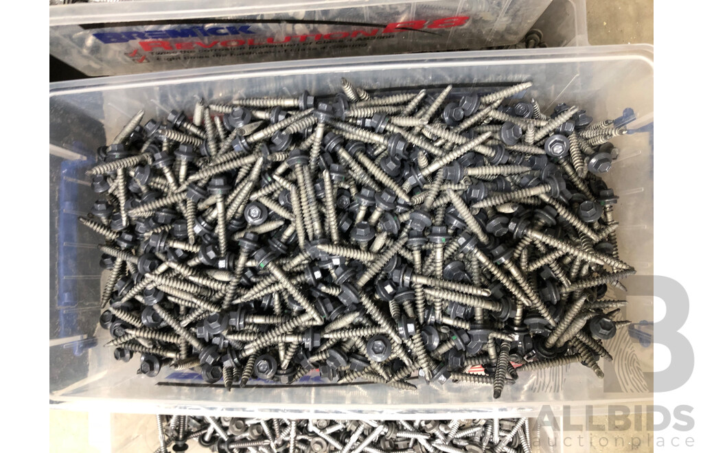 5 Containers of 6.2 X 50mm Roofing Hex Head Screws
