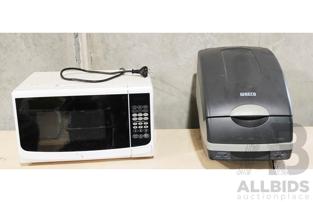 WAECO Bordbar and HOME&CO Microwave Oven