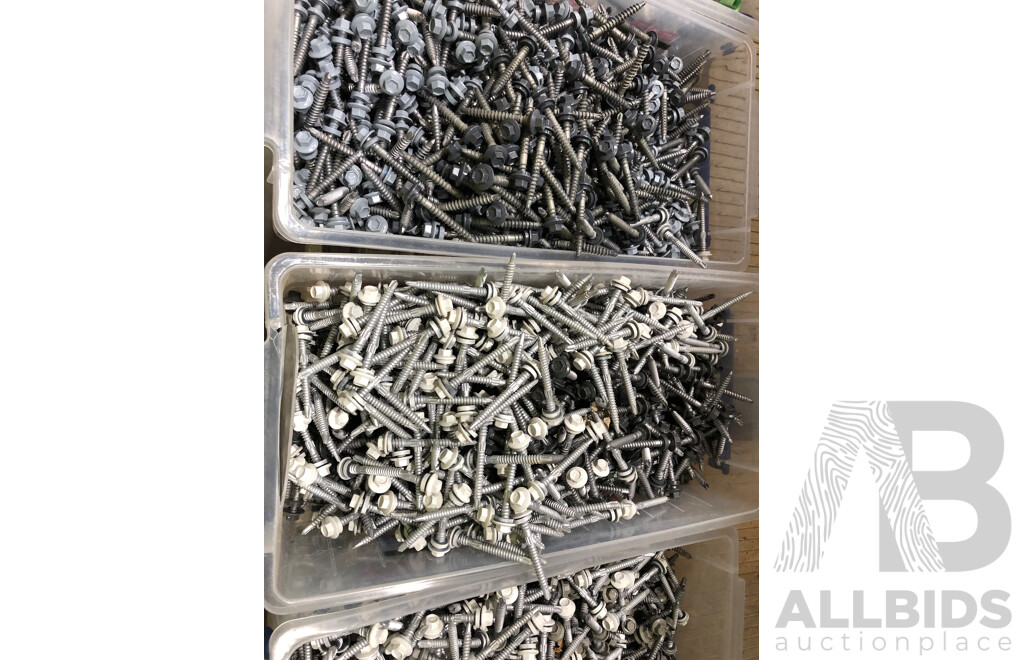 5 Containers of 6.2 X 50mm and 6.2 X 55mm Roofing Hex Head Screws