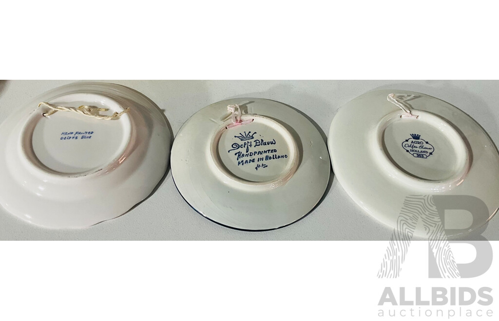 Incomplete Vintage Alfred Meakin ‘Pastoral’ Dinner Set Alongside Three Delfts Blue Holland Plates