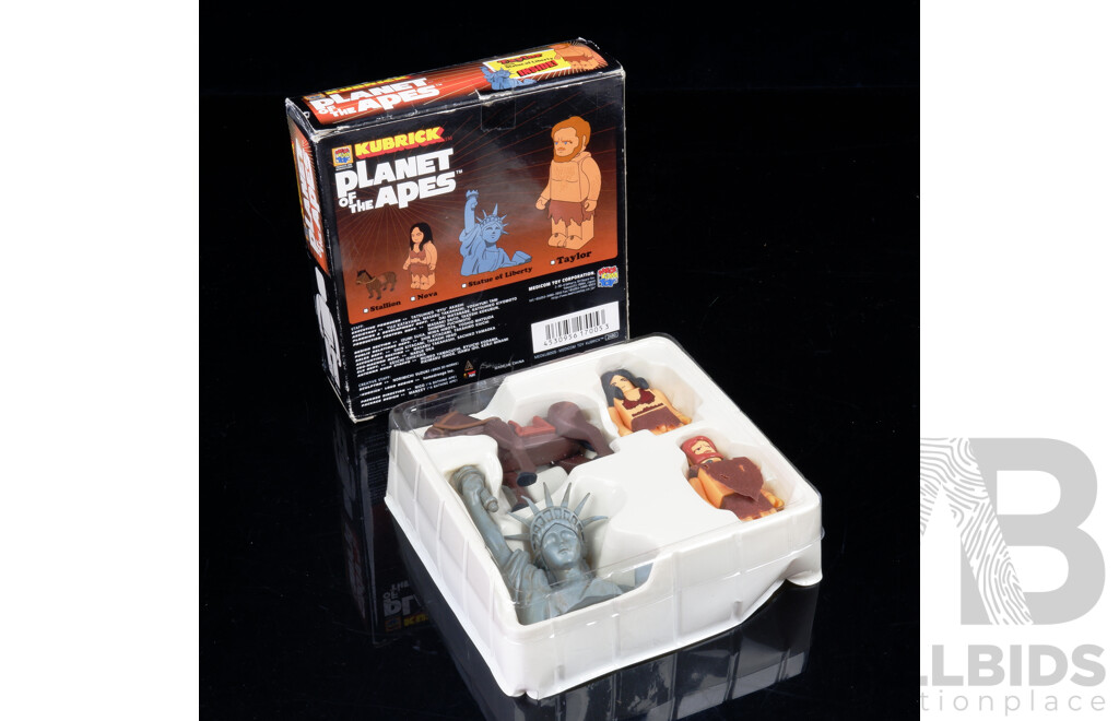 Planet of the Apes Kubrick 100% Taylor & Statue of Liberty Set including Nova & Stallion, Medicom 2000