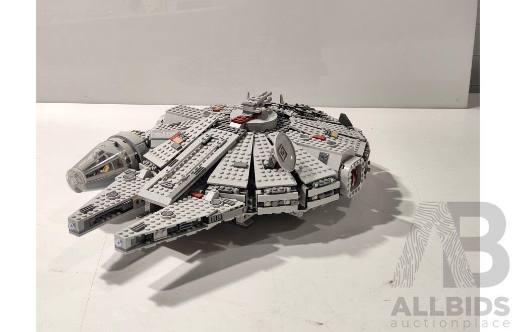 LEGO Star Wars Millennium Falcon Pre-Built