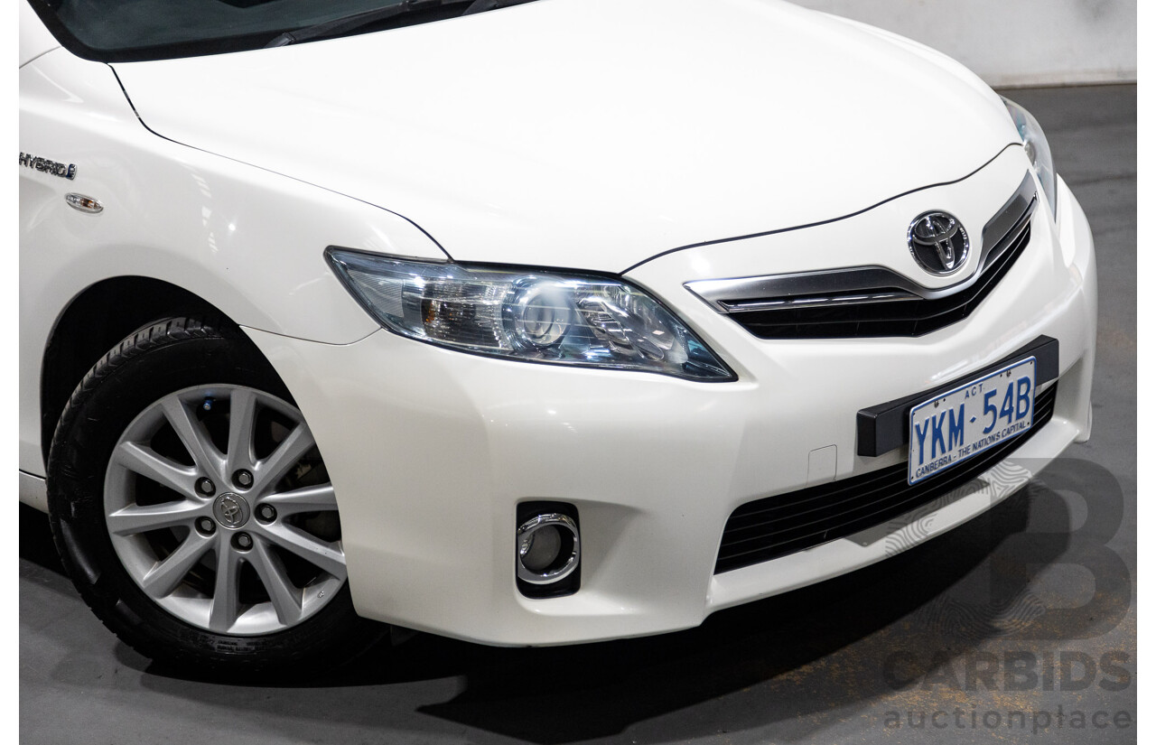 07/2011 Toyota Camry Hybrid AHV40R 4d Sedan White 2.4L