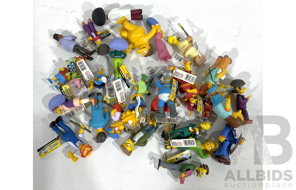 29 Simpsons Character Figurines C.2006