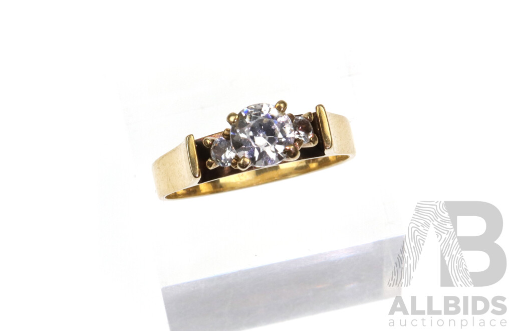 9ct Vintage CZ Set Engagement Ring, Size Q, 3.62 Grams