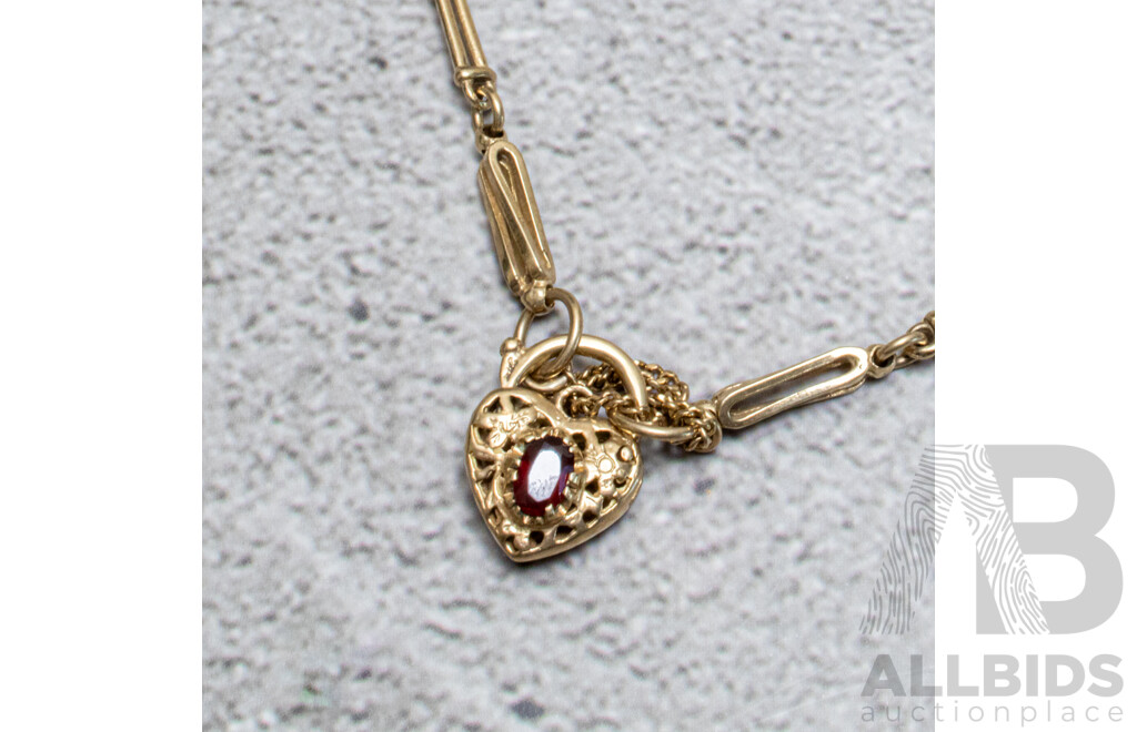 9ct Gate Bracelet with Heart Shaped Filigree Padlock with Garnet, 18cm, 9.20 Grams