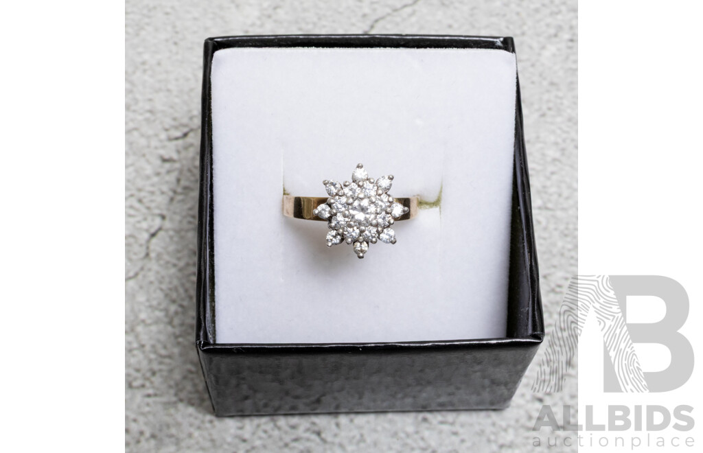 9ct Vintage Diamond Daisy Cluster Ring, TDW 0.80ct, Size P, 3.55 Grams