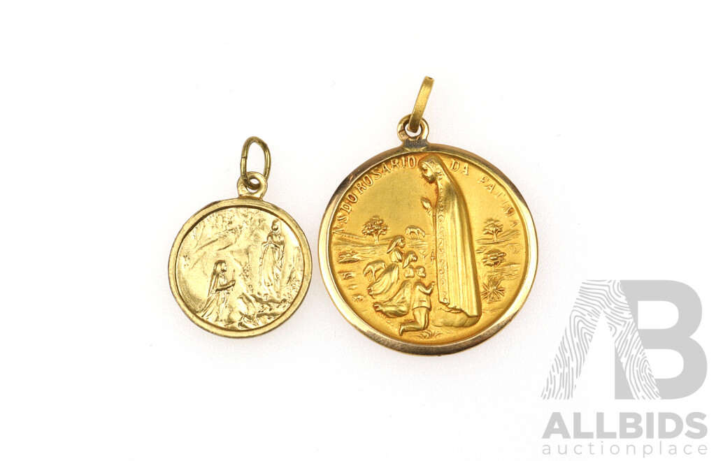 22ct Jesus & His Disciples Pendant, 25mm, 3.17 Grams and Mother Mary Pendant (Gold Plated) 16mm