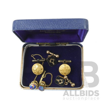 10ct Vintage Onyx Cufflinks and Two 10ct Opal Triplet Tie Pins, 5.22 Grams with Royal Wedding 1981 Gold Plated Cufflinks in Box