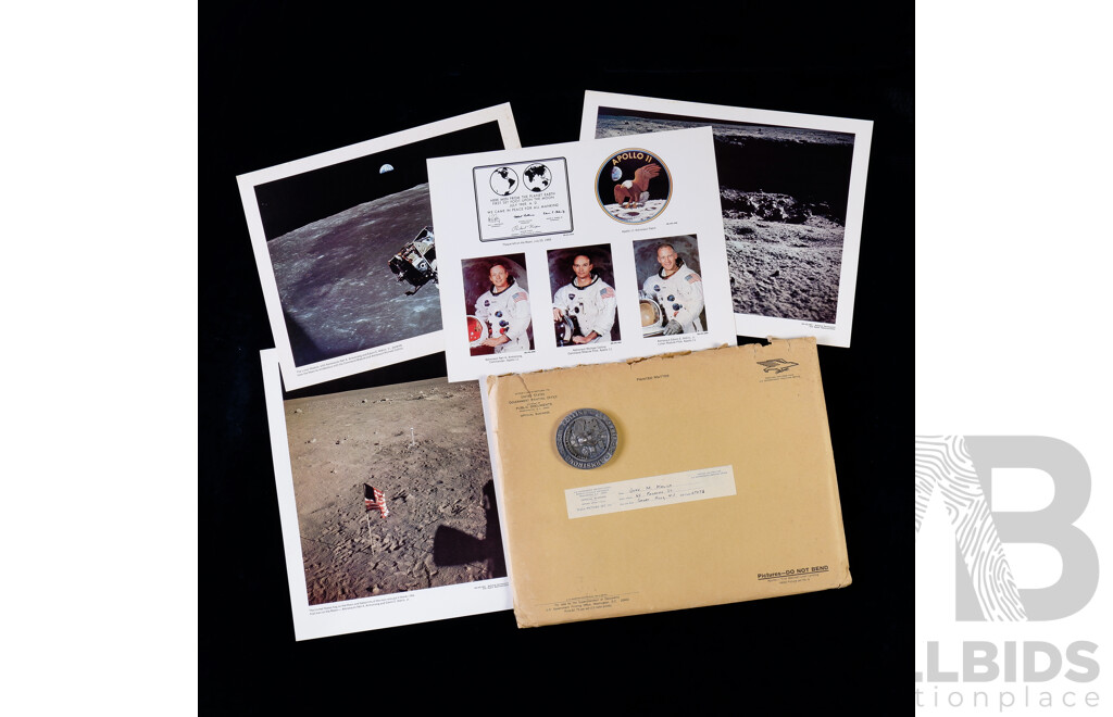 Set 12 NASA Picture Set of the Moon Landing by the US Gov Printing Office, NASA Picture Set 4 in Original Envelope Along with Lunar Landing Commemorative Medallion by Balfour