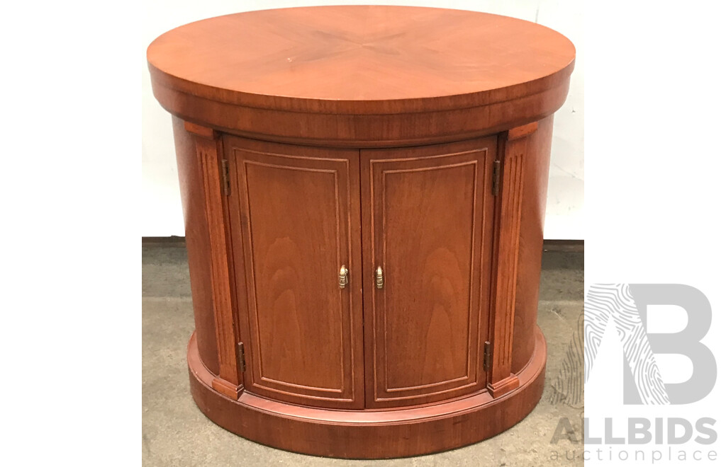 Oval Commode
