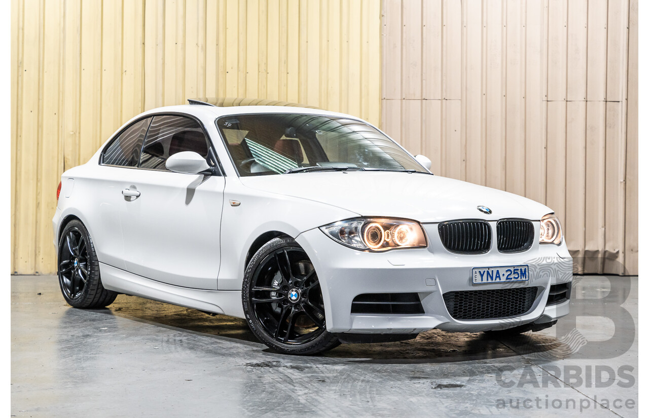 8/2009 BMW 135i Sport E82 MY09 2d Coupe White Turbo 3.0L