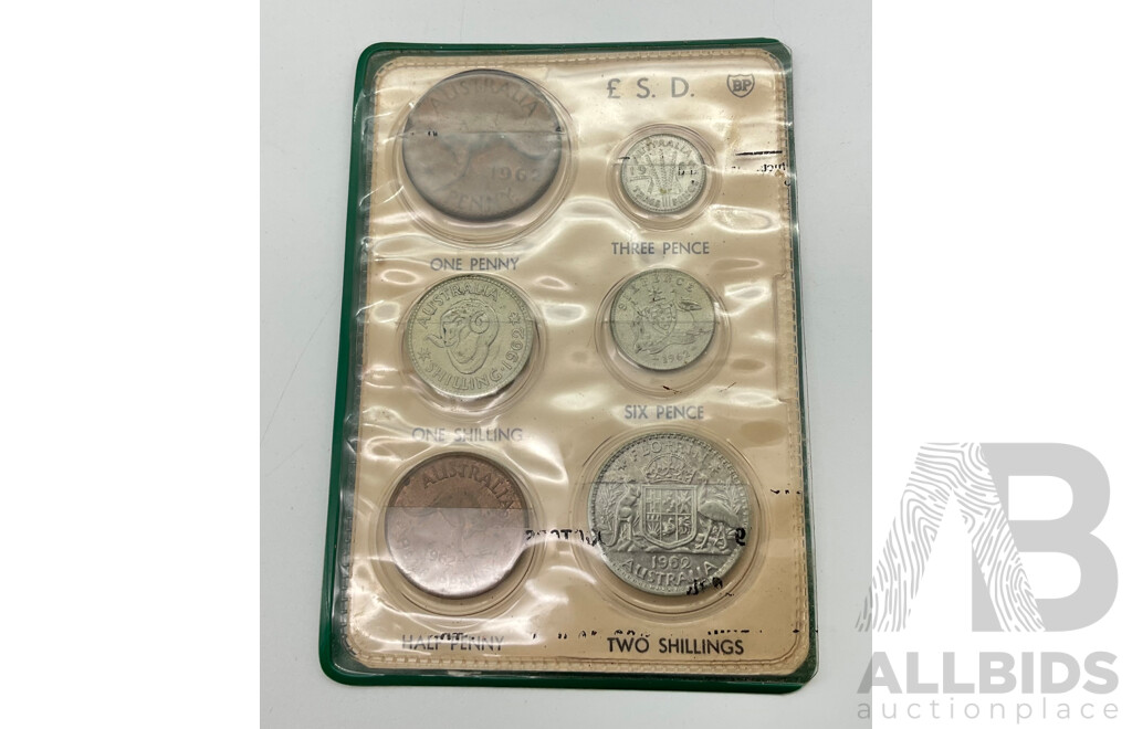 Australian 1962 BP Predecimal Souvenir Coin Wallet