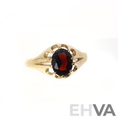 9ct Vintage Garnet Ring in Multiclaw Setting, Size U, 2.49 Grams