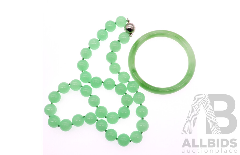 Chinese Pale Green Jadeite 13.9mm Beaded Necklace and Matching Bangle, 62mm