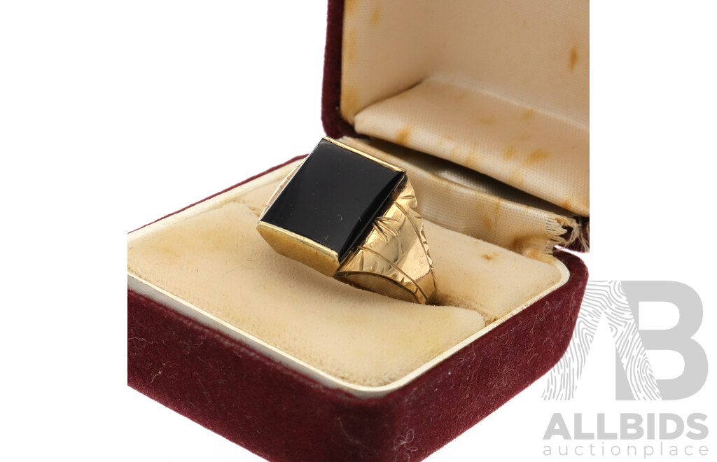 9ct Yellow Gold Vintage Onyx Signet Ring, Size T, 4.86 Grams