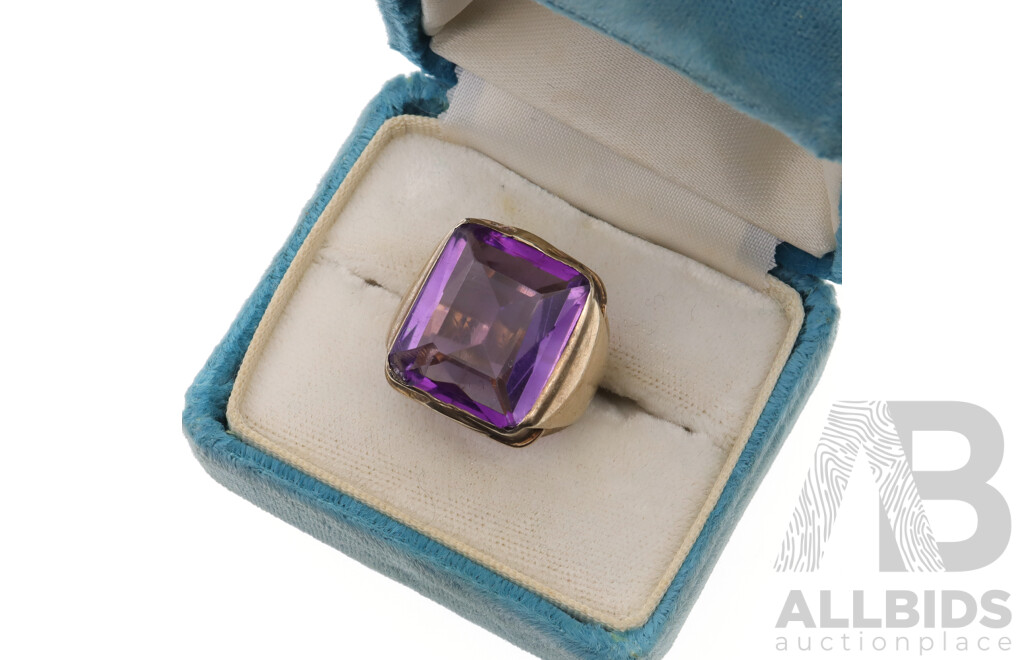 9ct Vintage Amethyst Unisex Cocktail Ring, Size L, 12.78 Grams