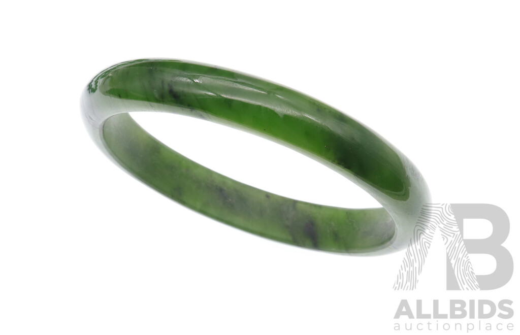 Beautiful Malachtie Beaded Necklace, 60cm with Nephrite Jade Bangle, 64mm