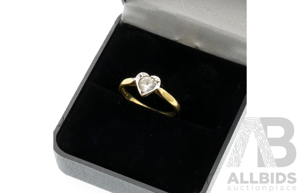 9ct Vintage Heart Shaped Ring Set with White Topaz, Size M, 1.77 Grams