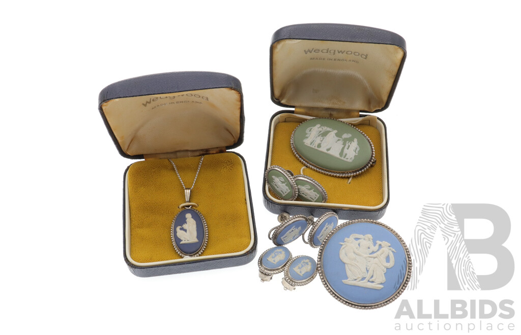 Collection of Wedgwood HMSS Cameo Brooches, Earrings and Pendant, Boxed