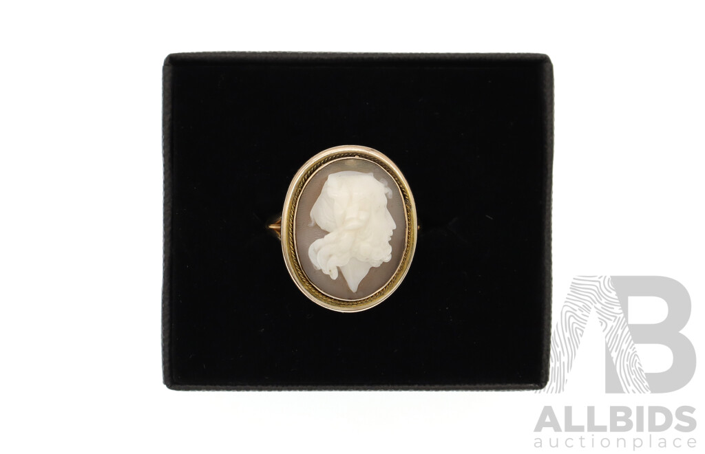 9ct Vintage Shell Cameo Ring, Size L1/2, 7.28 Grams